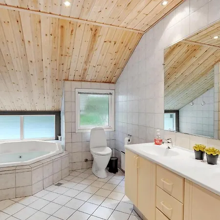 Σπίτι διακοπών Gorgeous Home In Oksbol With Sauna